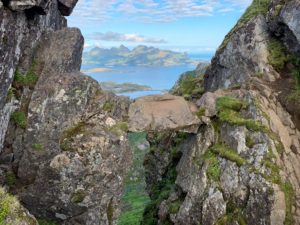 Devils Gate suspended boulder Norway